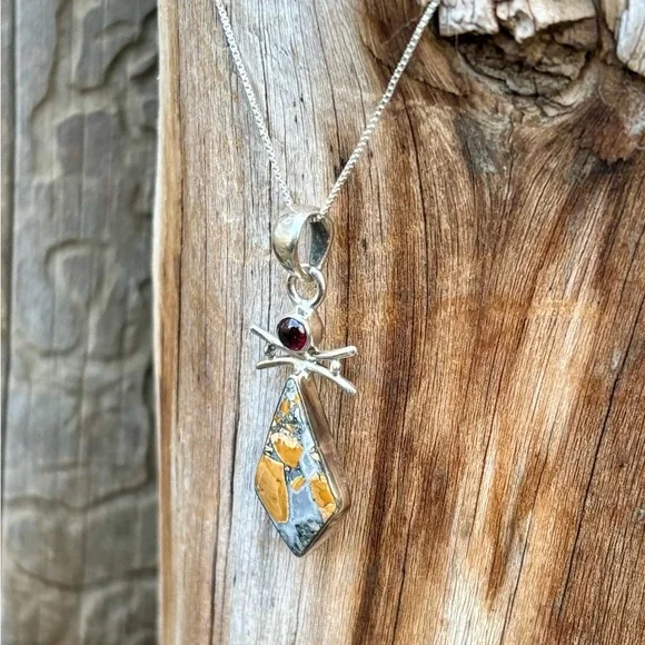 NEW! Maligano Jasper & Garnet Necklace - Picture 4 of 9